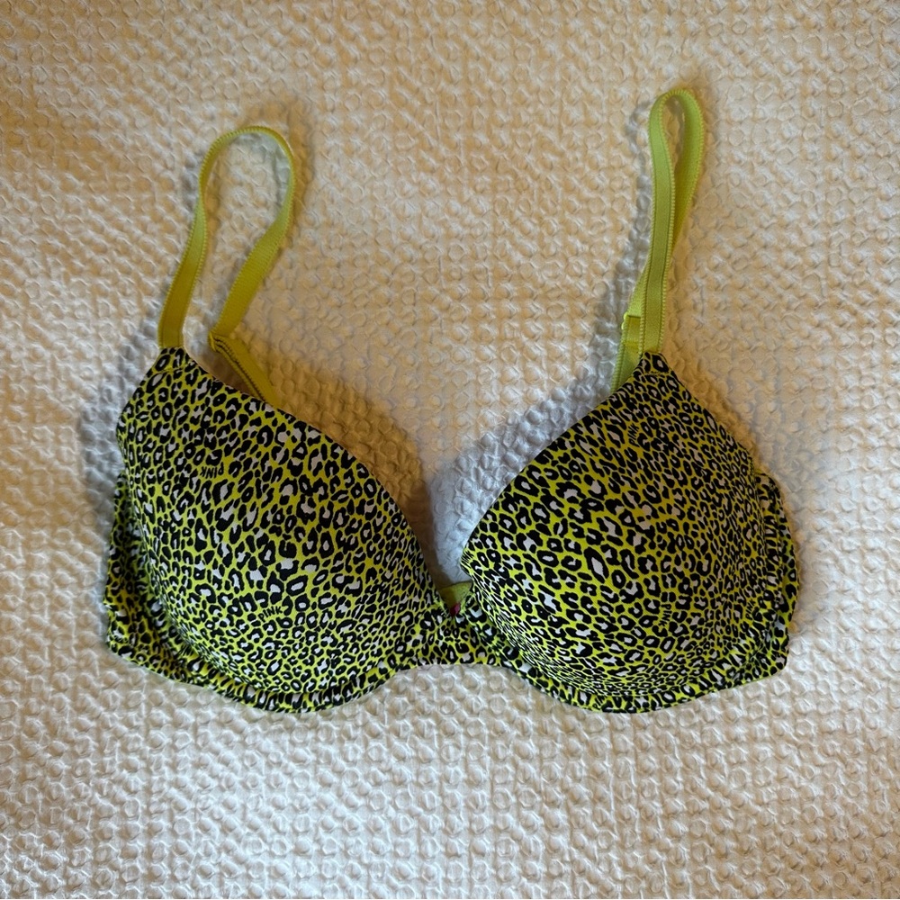 VICTORIA’S SECRET WEAR EVERYWHERE BRA
